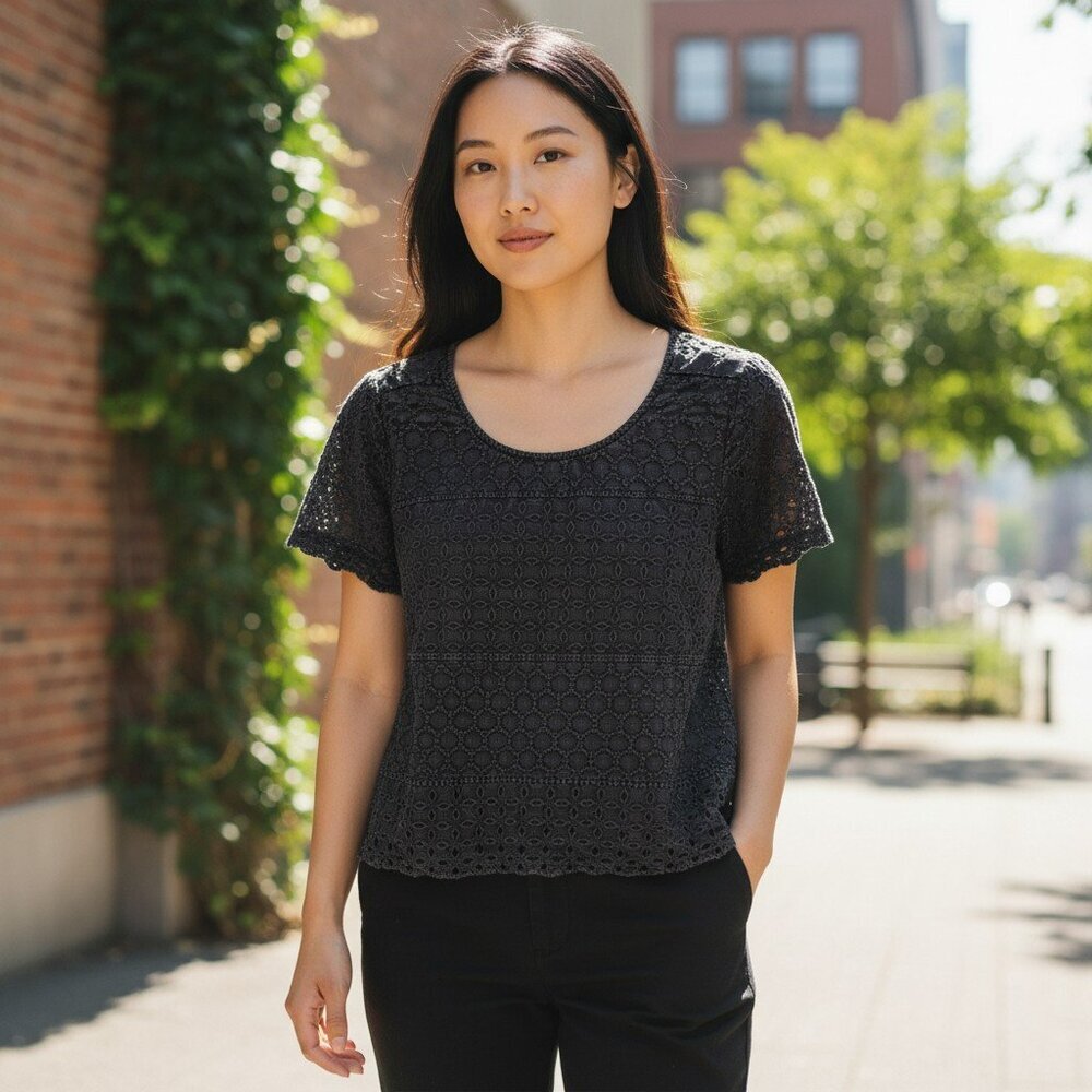American Eagle Outfitters Womens Medium Dk Gray Eyelet Layered Short Top